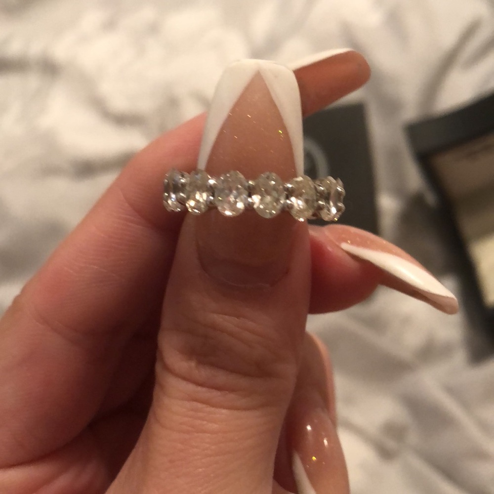 STUNNING 6.05 earth mined oval eternity band - Picture 4 of 7